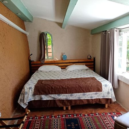 L'Atelier Bed & Breakfast Saint-Maximin  Bilik gambar